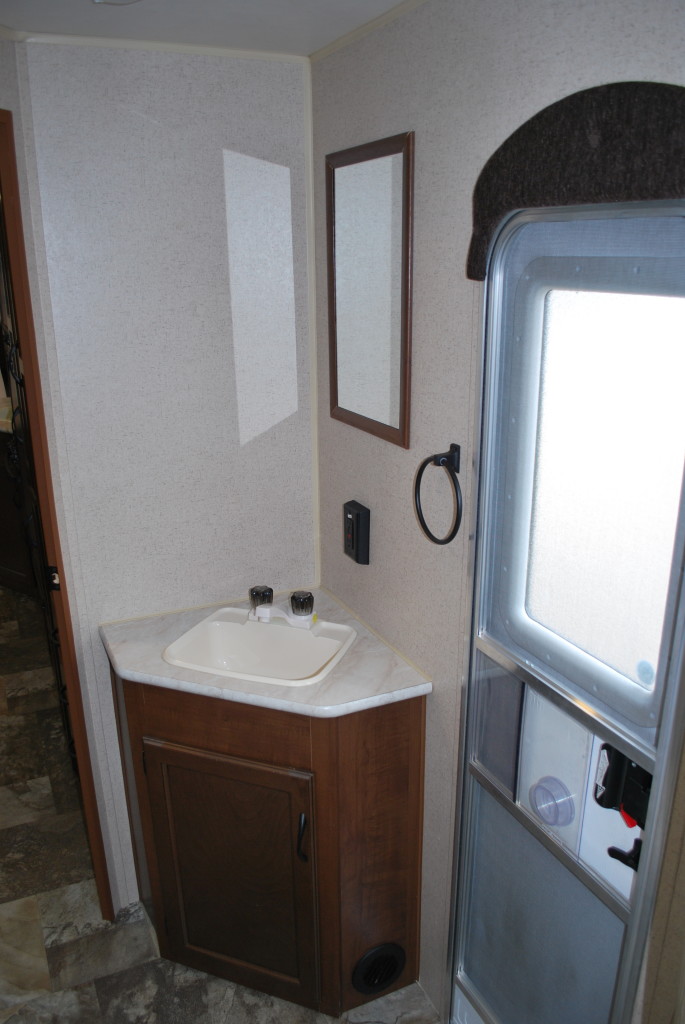 JaycoJayflight287BHSWBunkHouseTravelTrailerRentalInt06