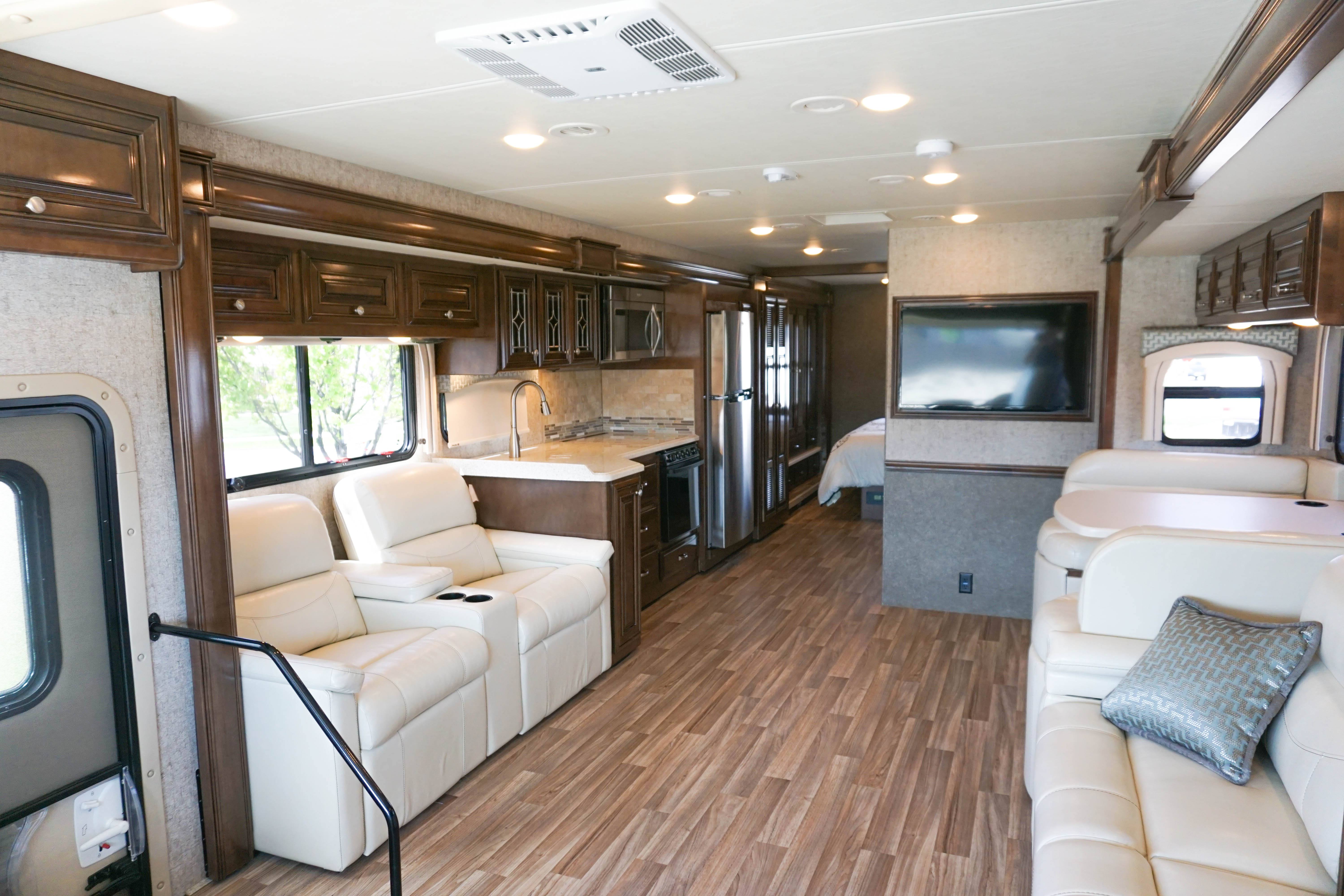 Luxury Rv Rental Fresno : Top 10 Luxury RV Rentals In Houston, Texas