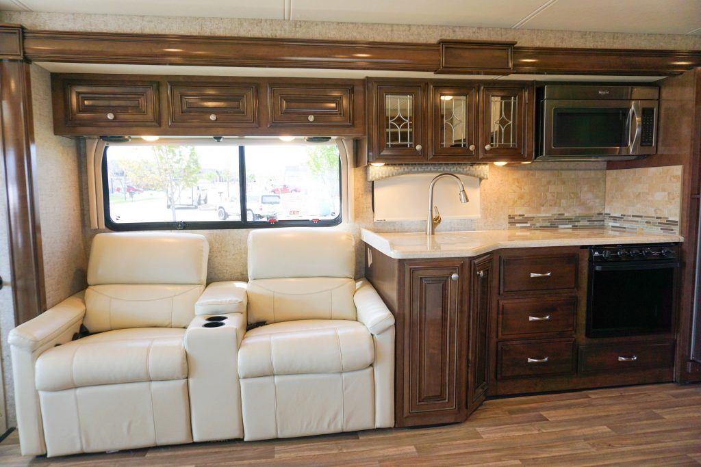 35ThorMiramarLuxuryClassARVRentalInt5