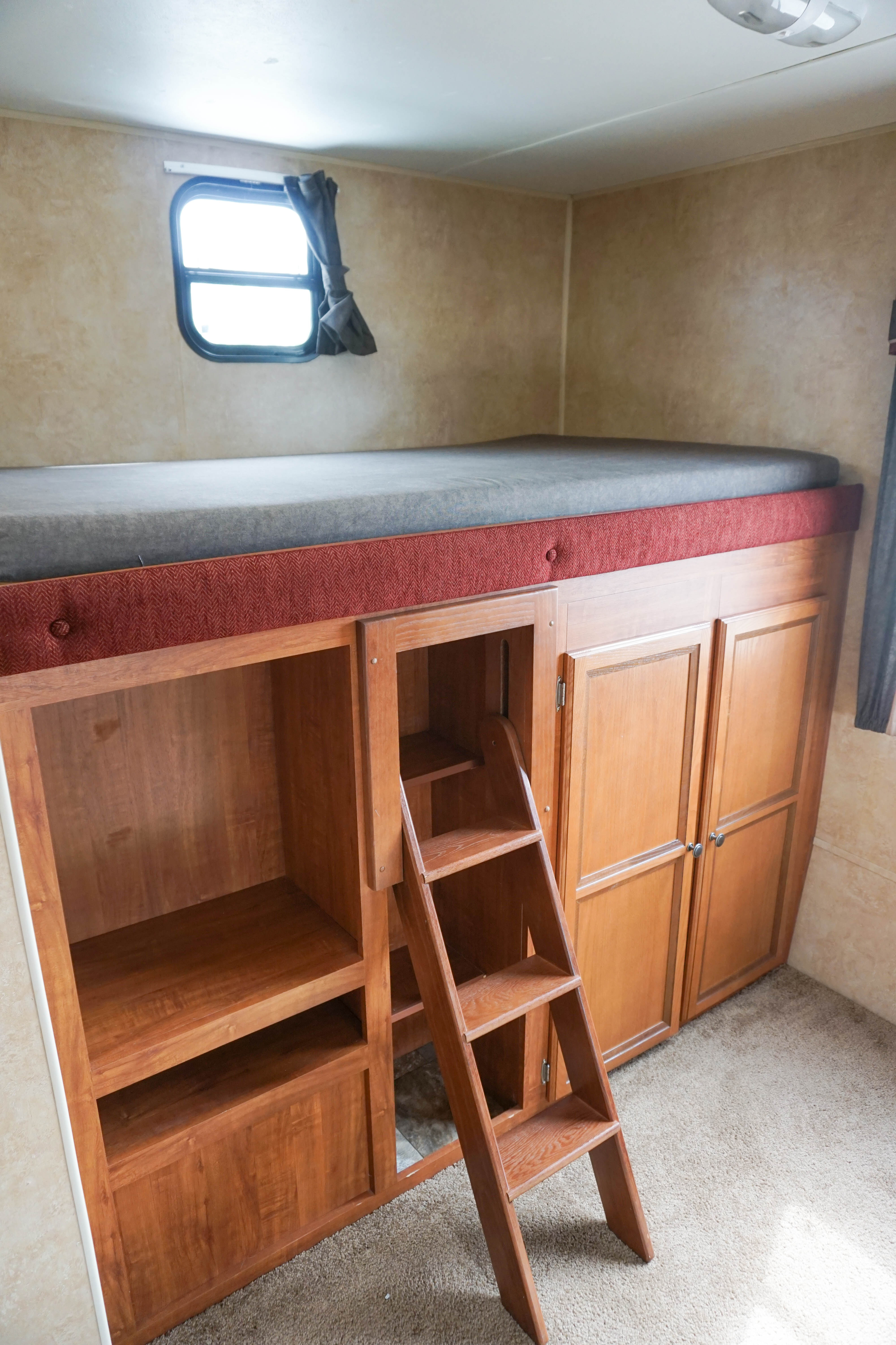 32JaycoJayflightTravelTrailerRental12