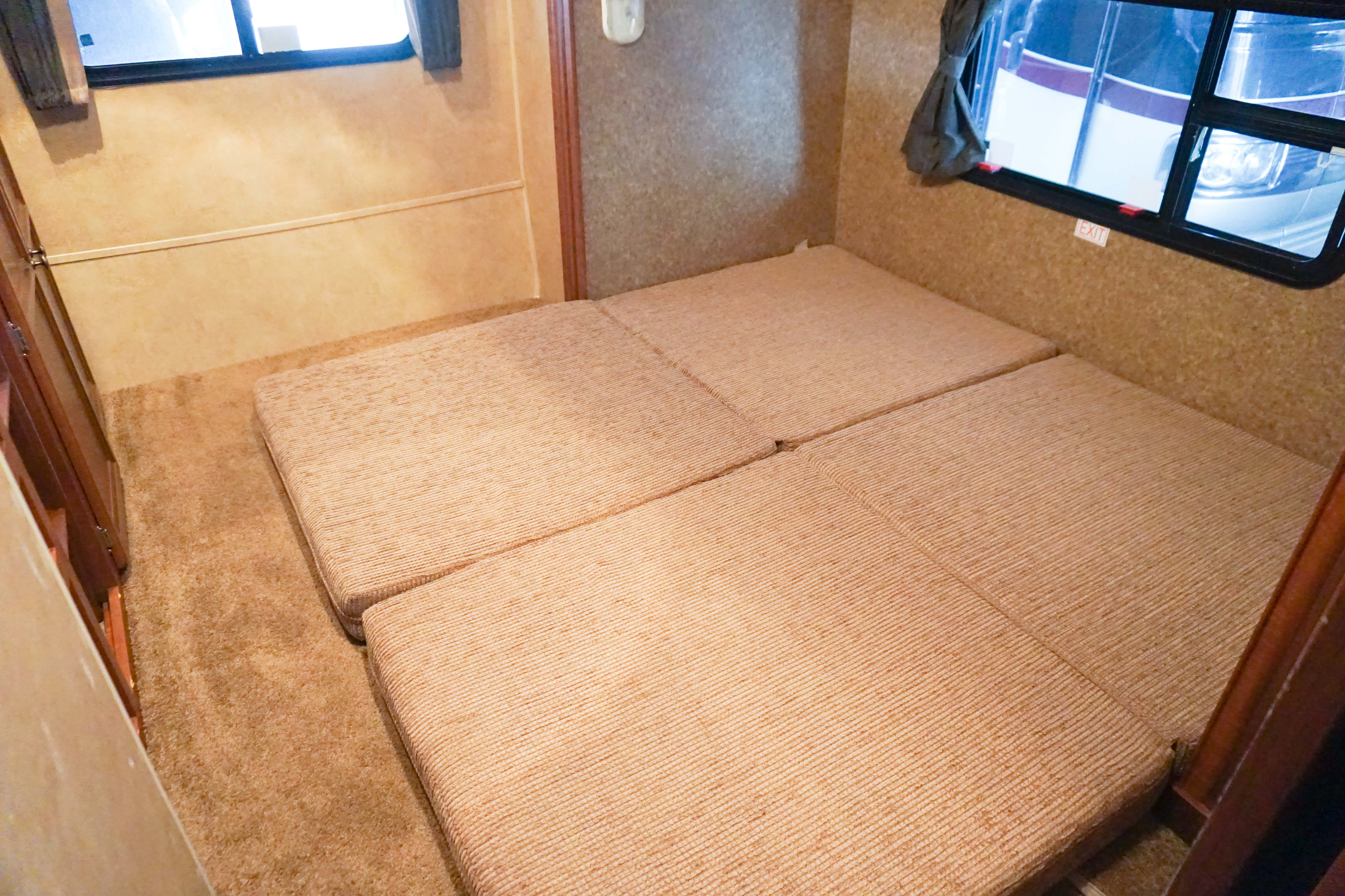 32JaycoJayflightTravelTrailerRental22