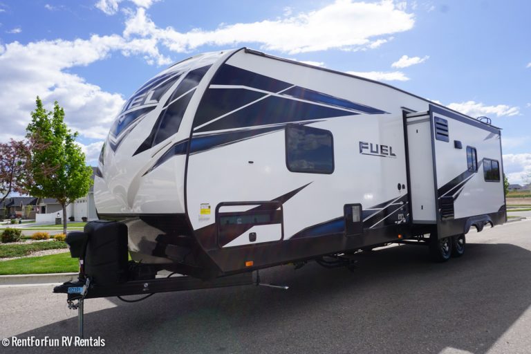 36HeartlandFuel287ToyHaulerRental2