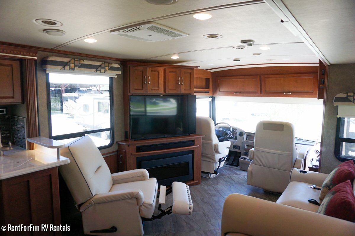 36WinnebagoForzaLuxuryClassARVRental14