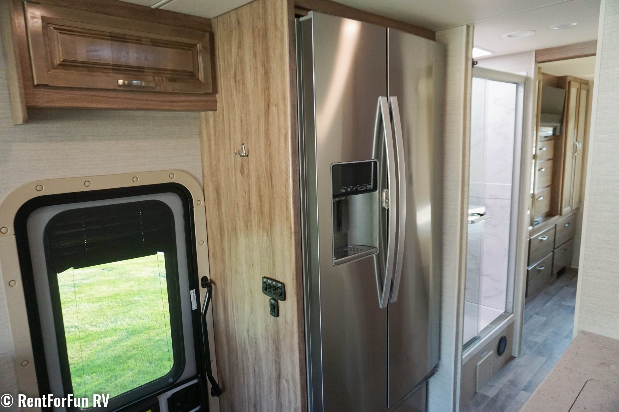 Rv rental franchise picture